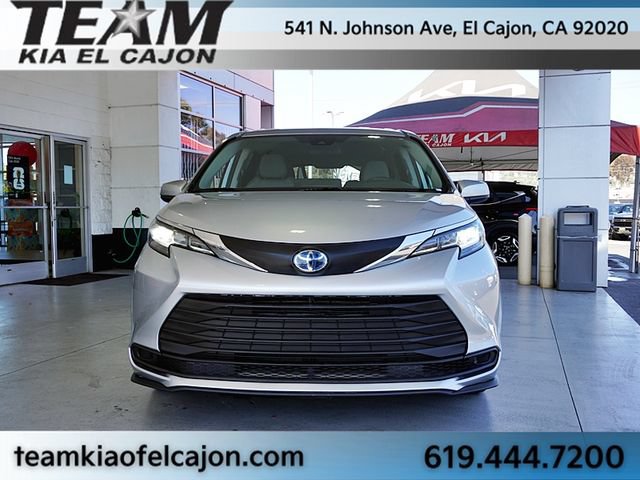 Used 2022 Toyota Sienna LE FWD image 4