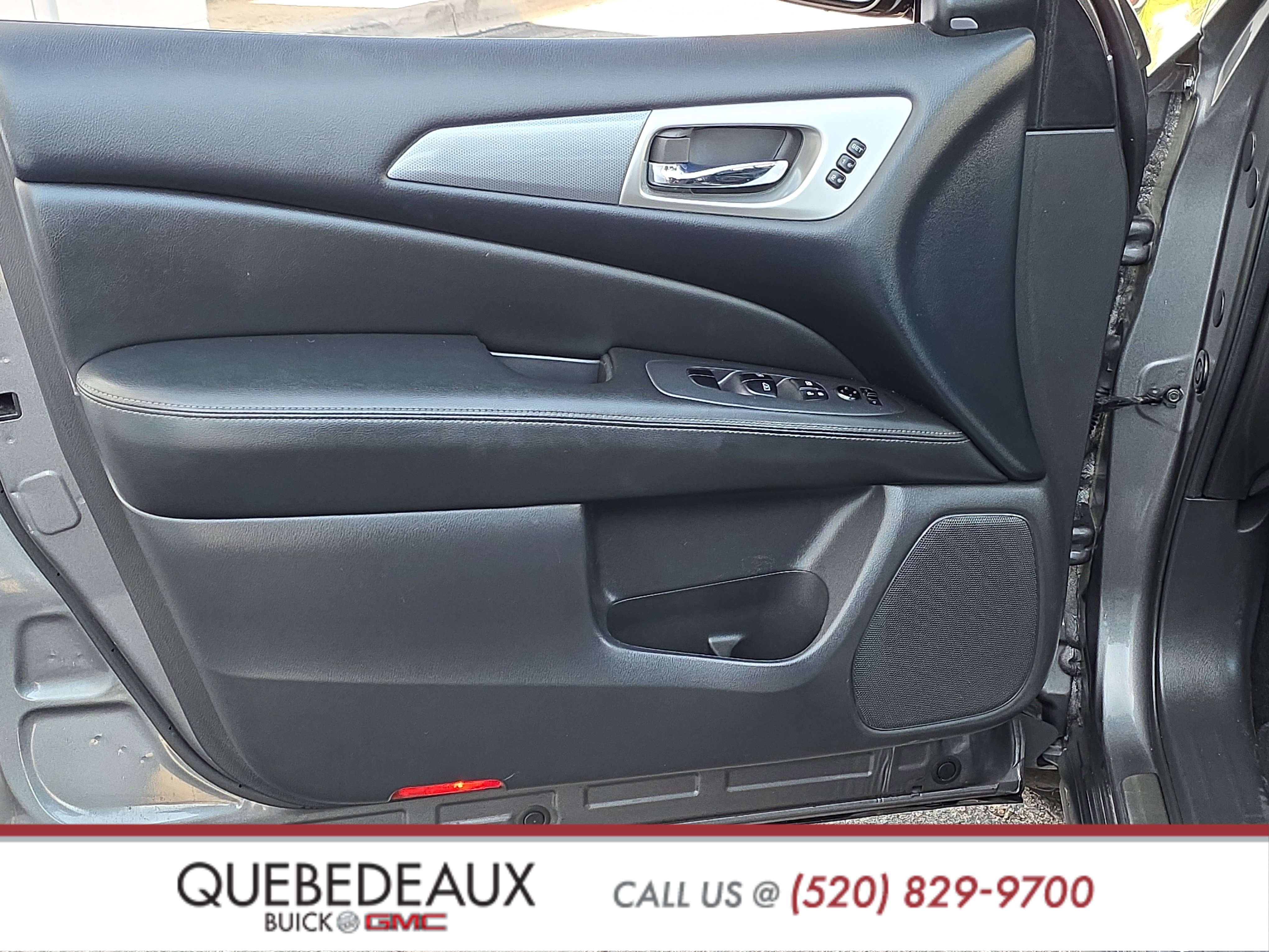 Used 2017 Nissan Pathfinder SL FWD image 9