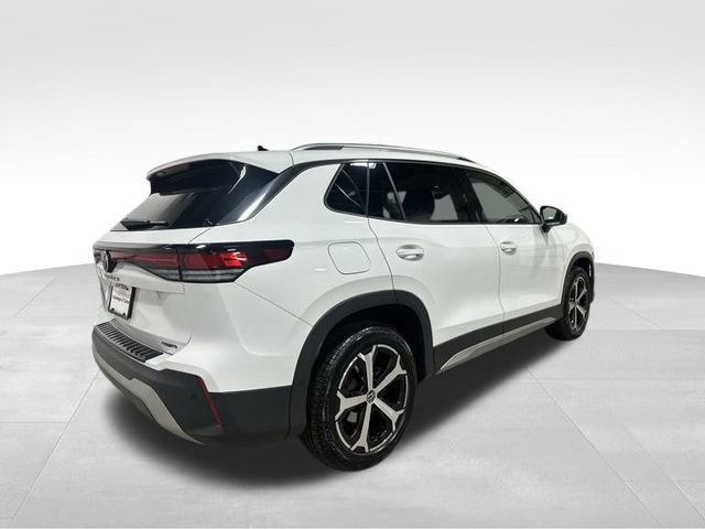 Used 2025 Volkswagen Tiguan SE image 6