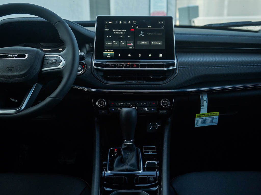 New 2026 Jeep Compass Latitude AWD/4WD image 17