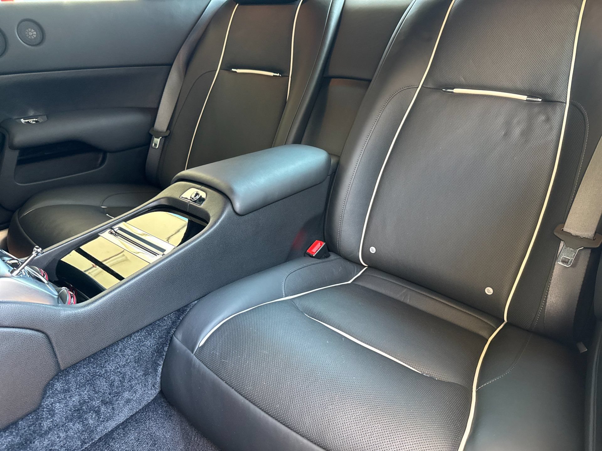 Certified 2014 Rolls-Royce Wraith RWD image 5