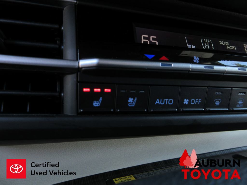 Certified 2023 Toyota Sienna Platinum image 37