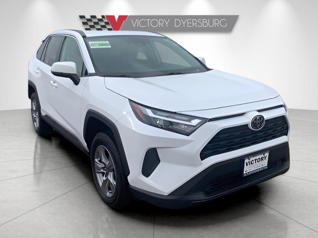 Used 2025 Toyota RAV4 XLE image 2
