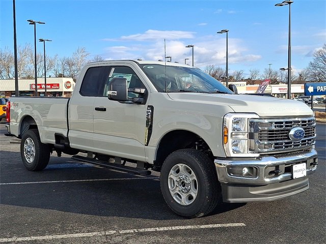 New 2026 Ford F250 XLT w/ FX4 Off-Road Package image 2