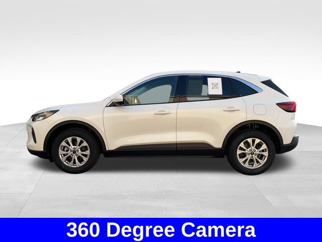 Used 2023 Ford Escape Active w/ Tech Pack #2 AWD/4WD image 2