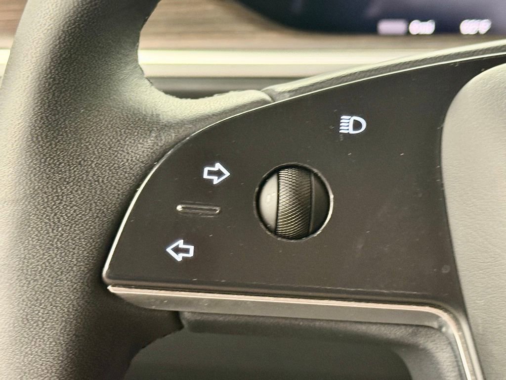 Used 2022 Tesla Model S image 26