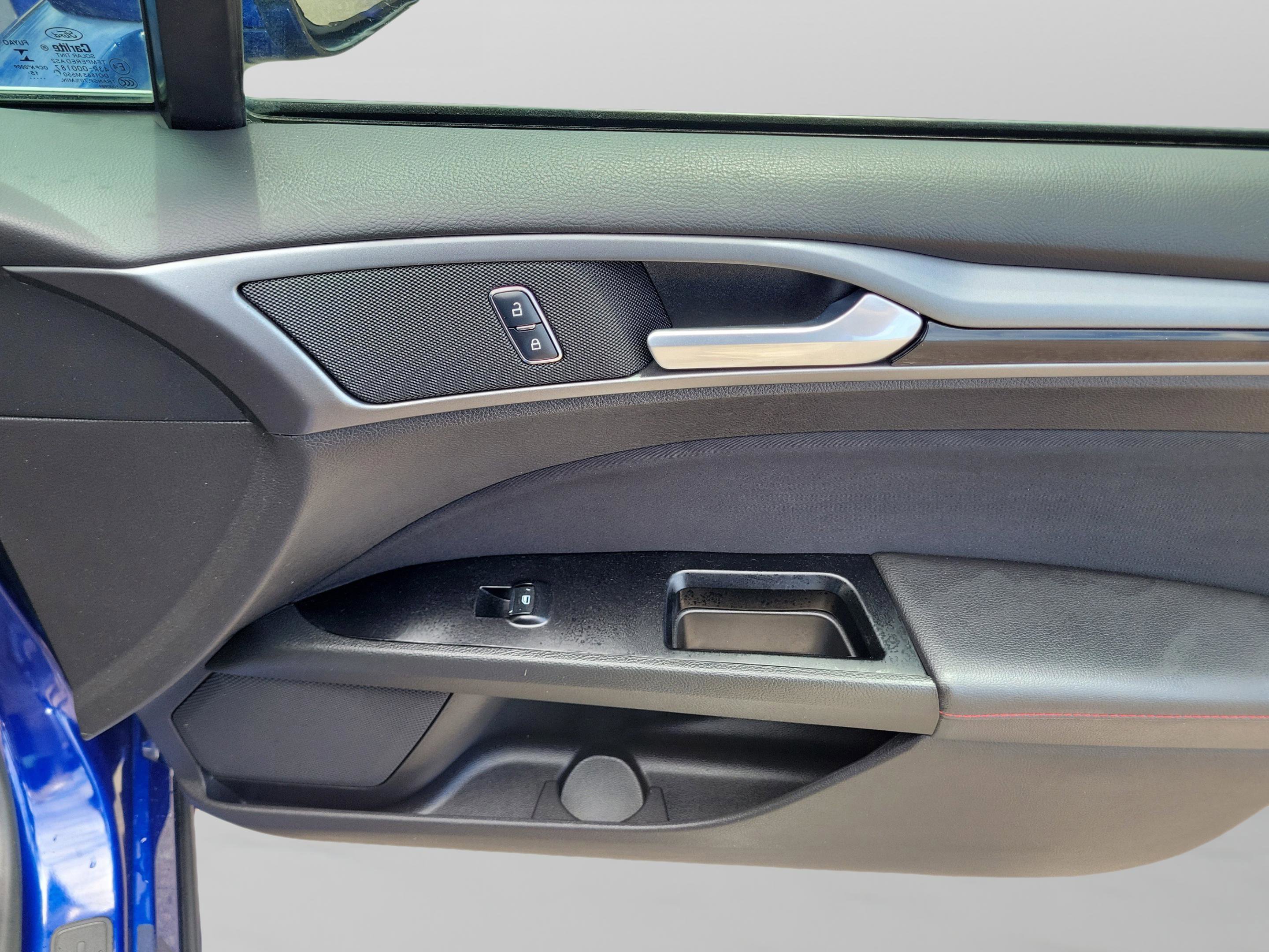 Used 2016 Ford Fusion SE FWD image 20