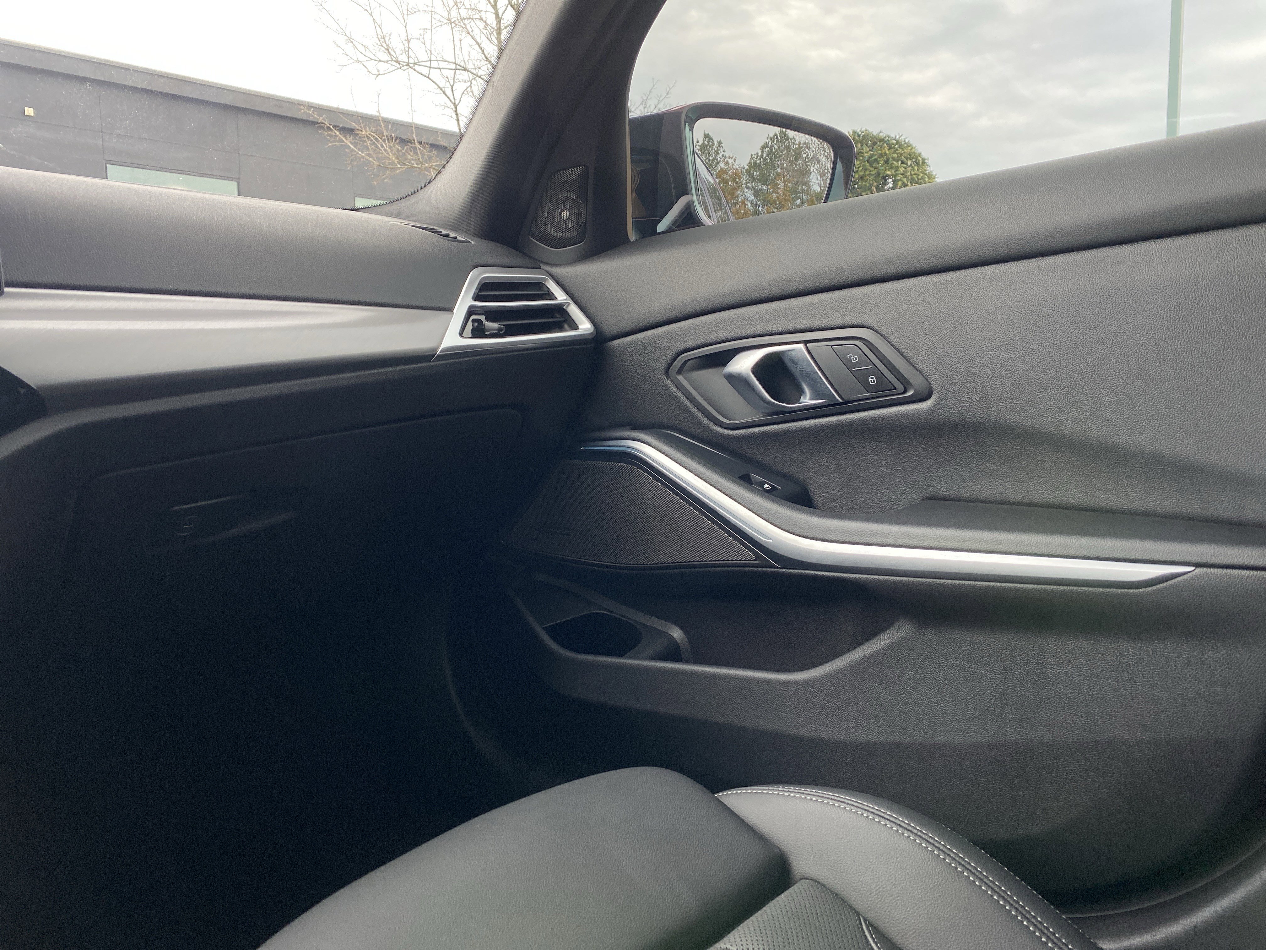 Used 2025 BMW M340i w/ Premium Package image 36