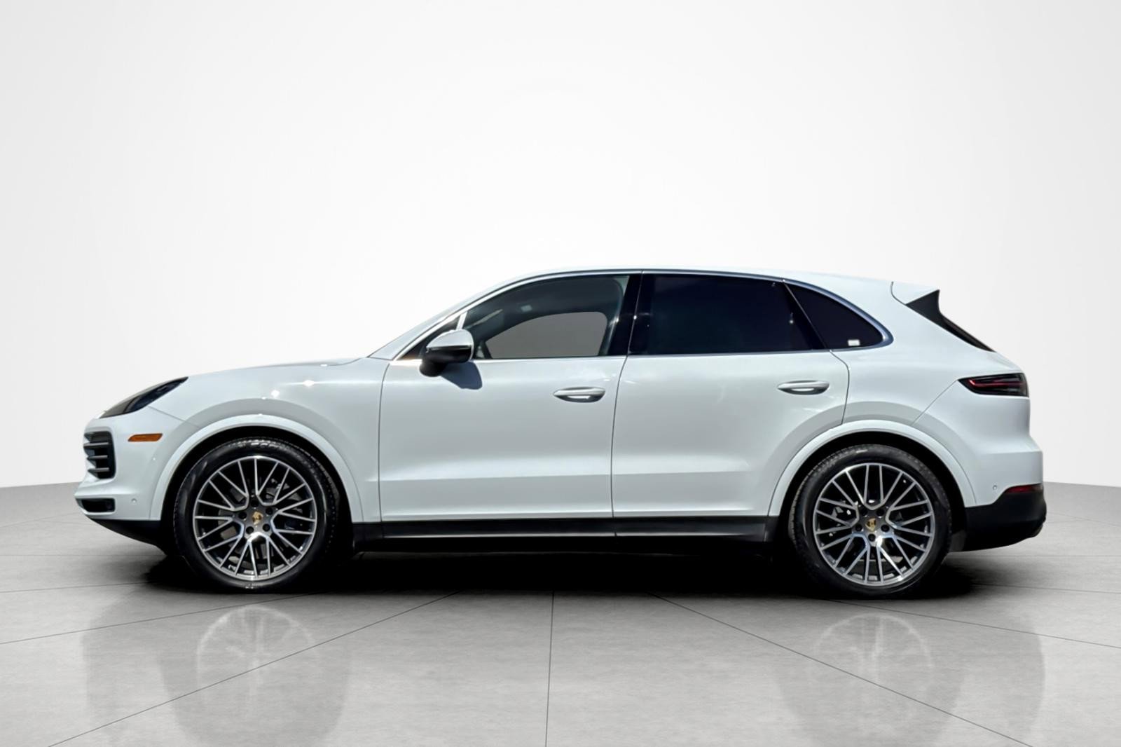 Used 2022 Porsche Cayenne S image 2