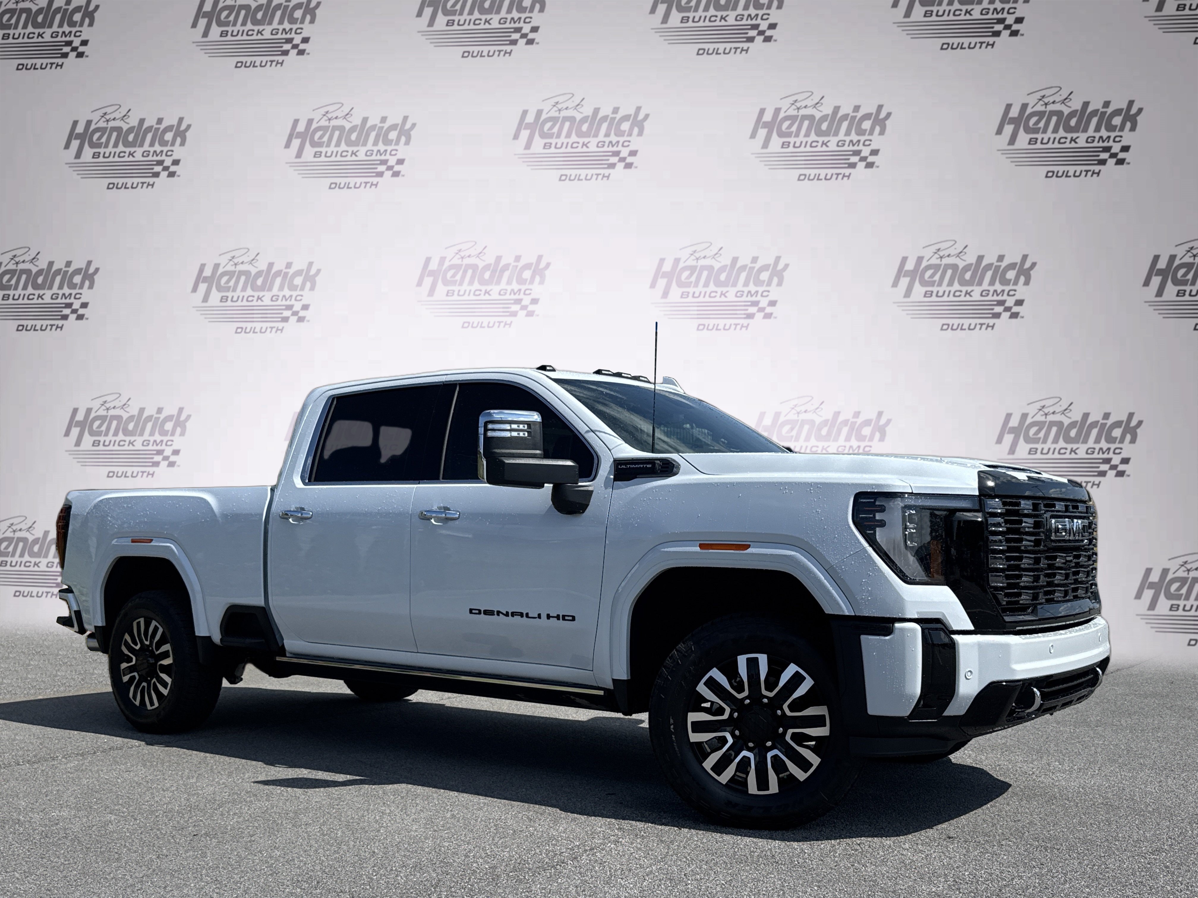 New 2026 GMC Sierra 2500 Denali Ultimate w/ LPO, Black Badging Package AWD/4WD image 2