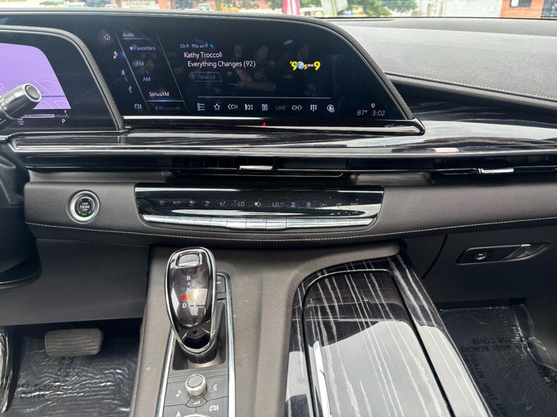 Used 2022 Cadillac Escalade ESV Sport w/ LPO, ONYX Package AWD/4WD image 15