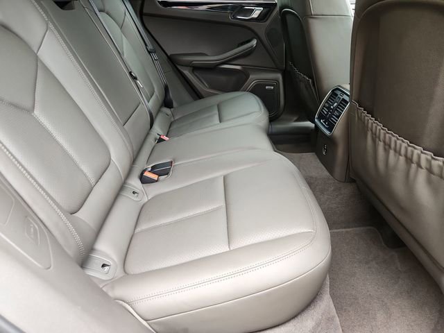 Used 2022 Porsche Macan image 27