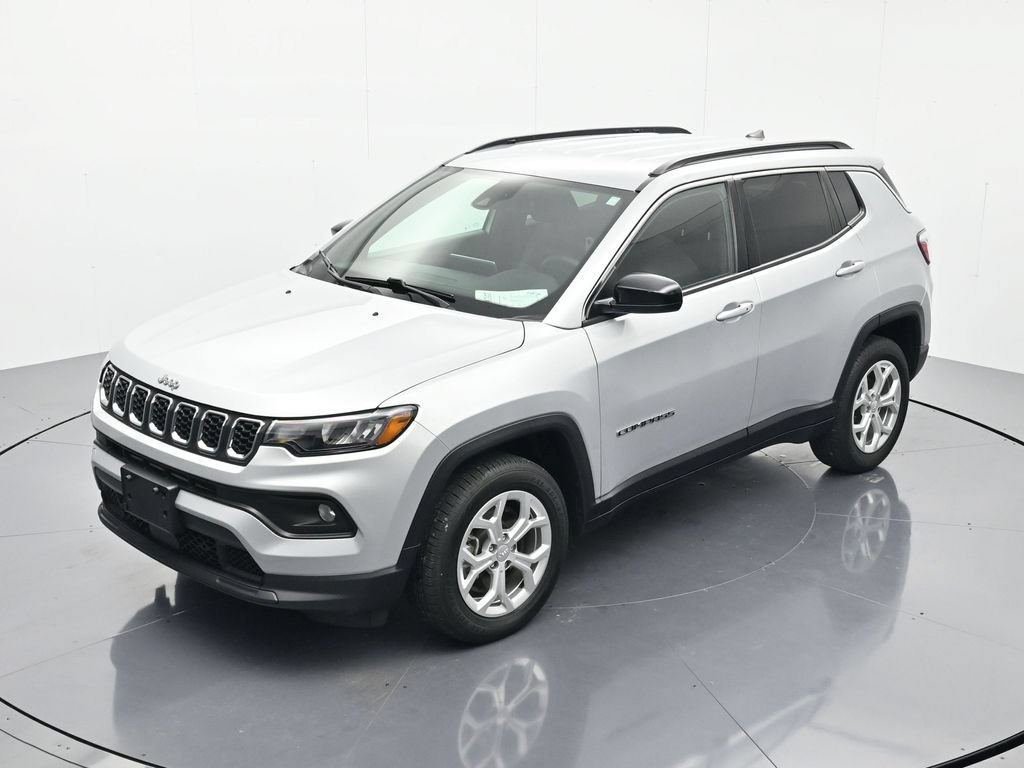 Used 2024 Jeep Compass Latitude AWD/4WD image 27