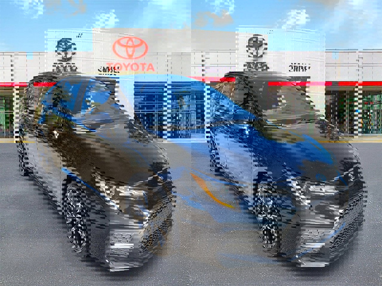 Used 2020 Toyota Corolla SE image 2