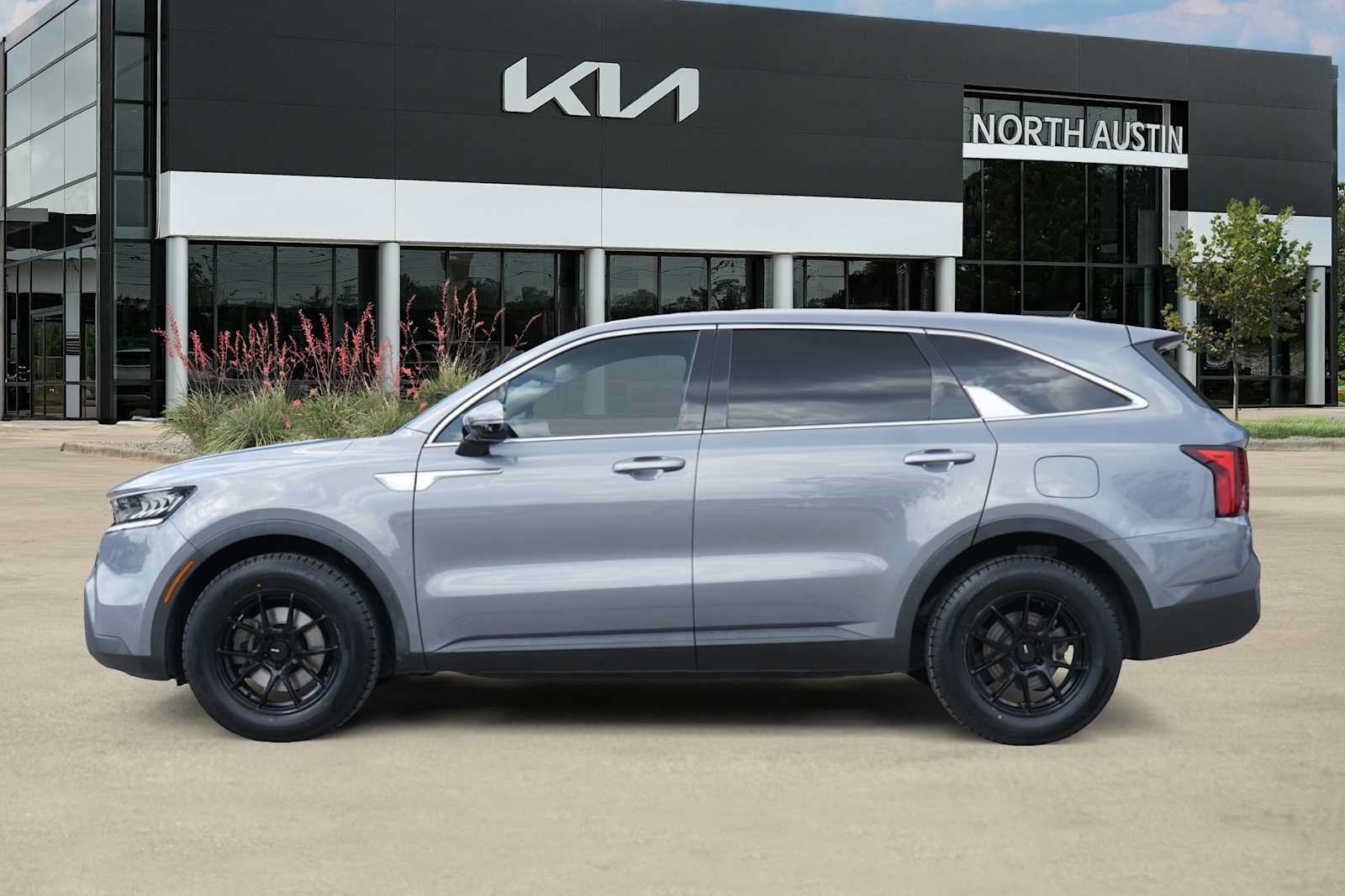 Certified 2021 Kia Sorento LX FWD image 3