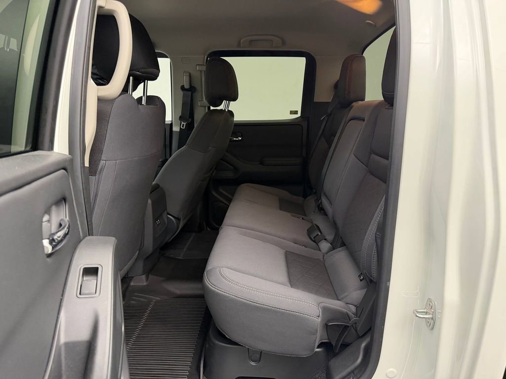Used 2025 Nissan Frontier SV AWD/4WD image 13