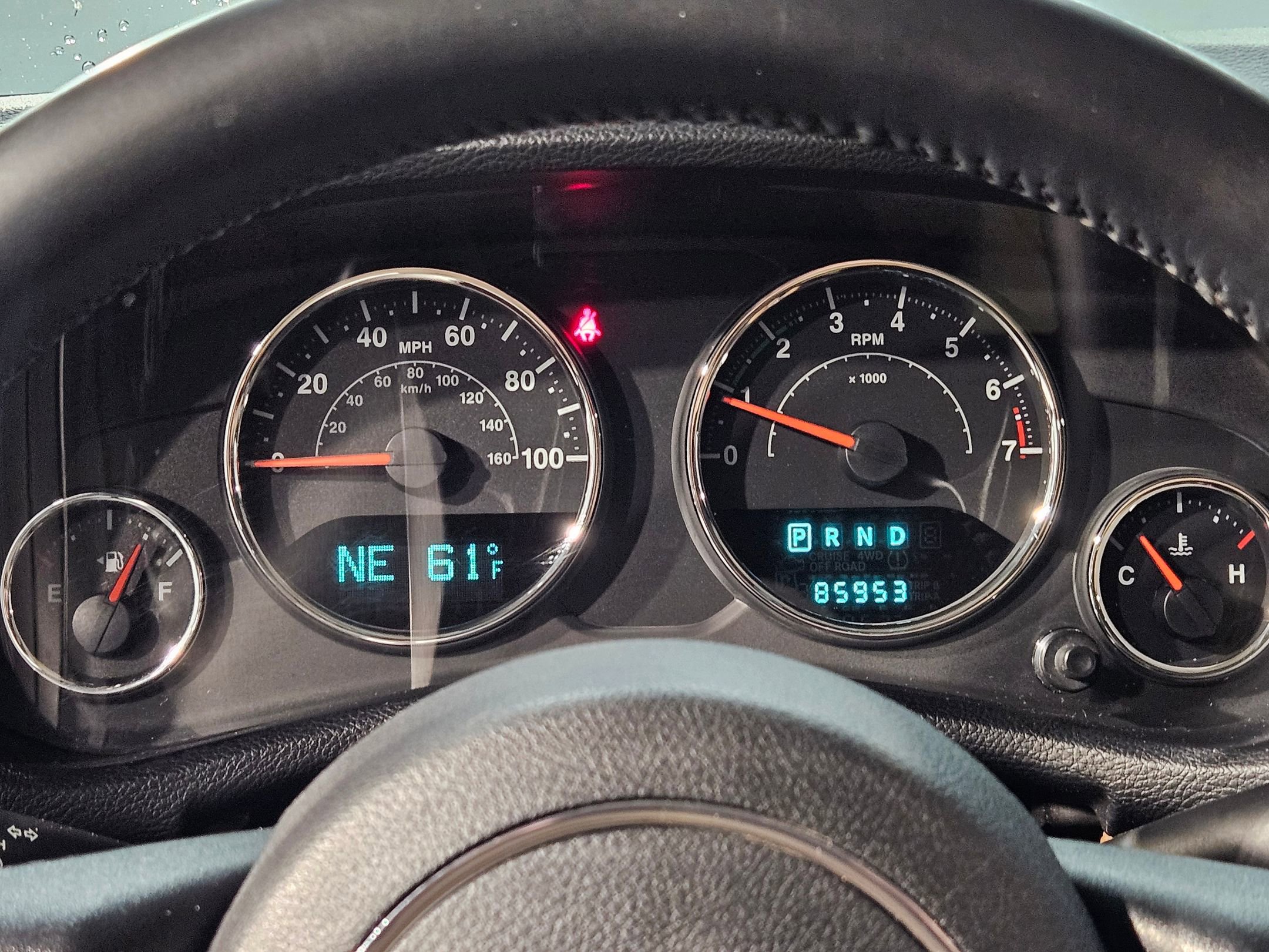 Used 2014 Jeep Wrangler Sahara w/ Connectivity Group AWD/4WD image 15