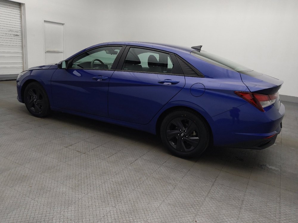 Used 2022 Hyundai Elantra SEL FWD image 3