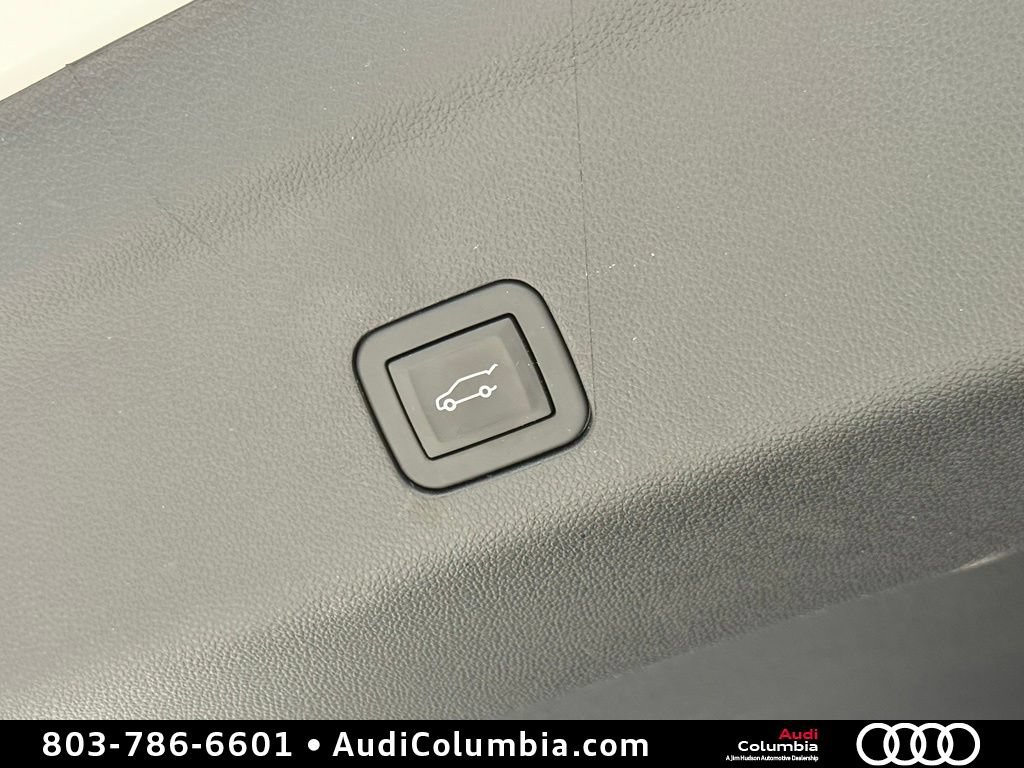 Used 2024 Chevrolet Suburban Premier w/ Premium Package AWD/4WD image 19