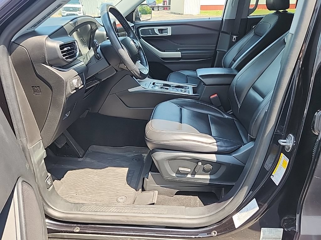 Used 2022 Ford Explorer XLT AWD/4WD image 31