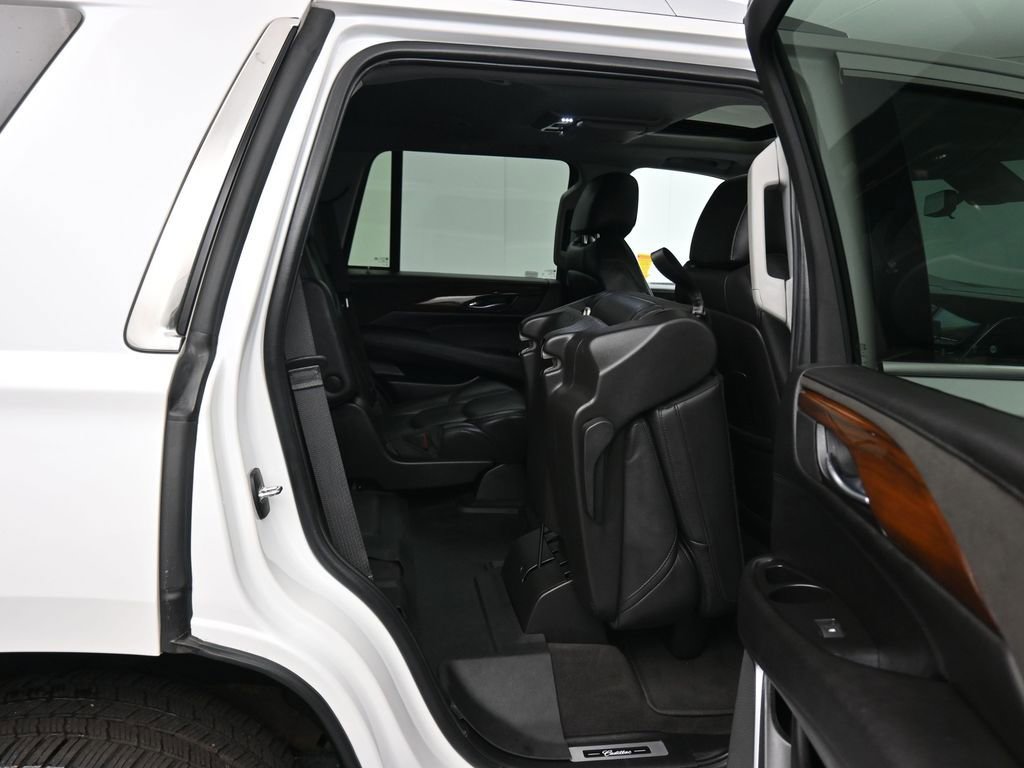 Used 2020 Cadillac Escalade Premium Luxury image 49