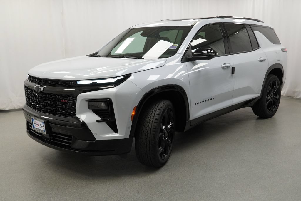 New 2027 Chevrolet Traverse RS w/ LPO, Floor Liner Package AWD/4WD image 4