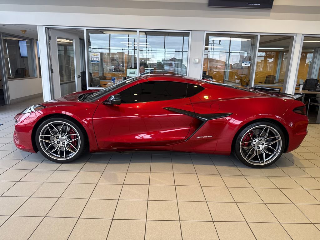 Used 2023 Chevrolet Corvette Z06 w/ Engine Appearance Package video 2