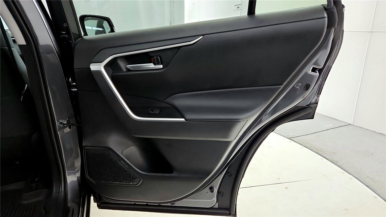 Used 2025 Toyota RAV4 XLE w/ Convenience Package image 16