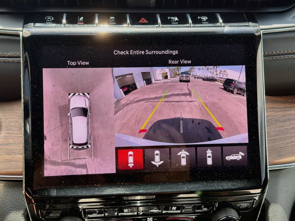 Used 2025 Jeep Grand Cherokee Summit w/ Obsidian Package AWD/4WD image 32