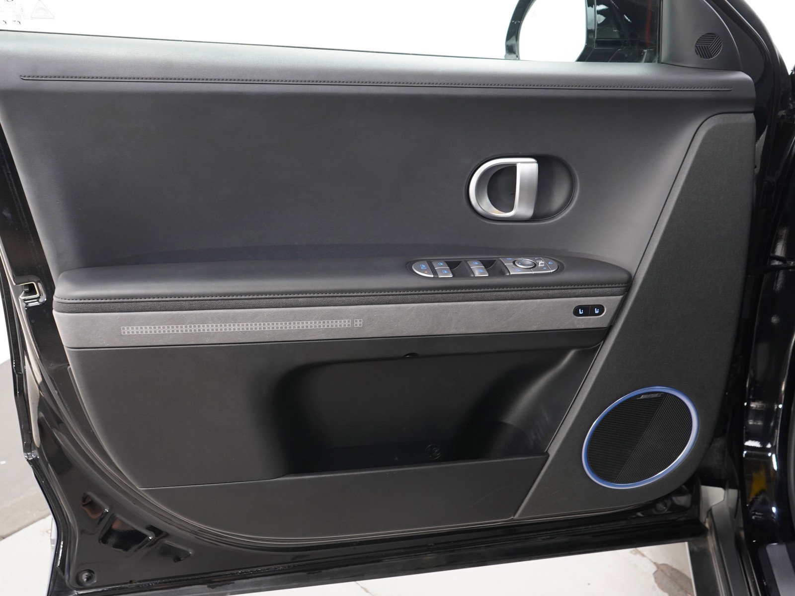 Used 2024 Hyundai Ioniq 5 Limited image 21