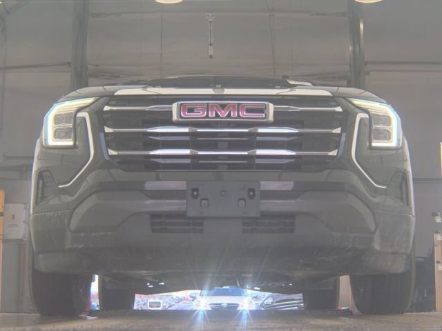Used 2025 GMC Terrain Elevation AWD/4WD image 2