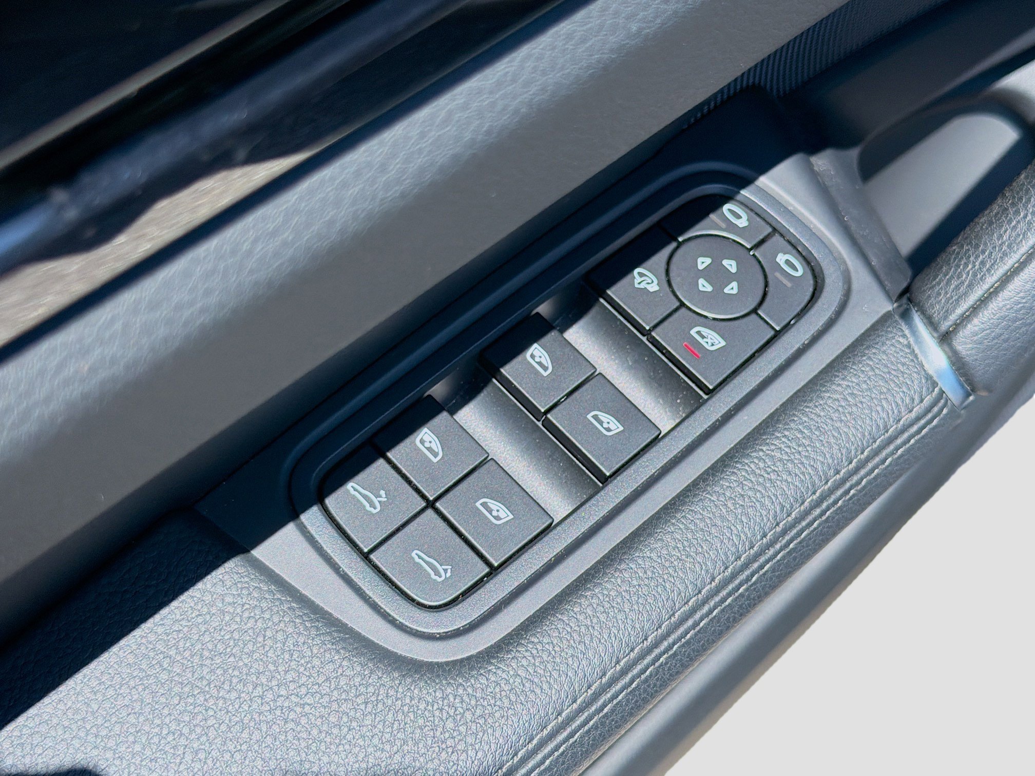 Used 2022 Porsche Cayenne S AWD/4WD image 23