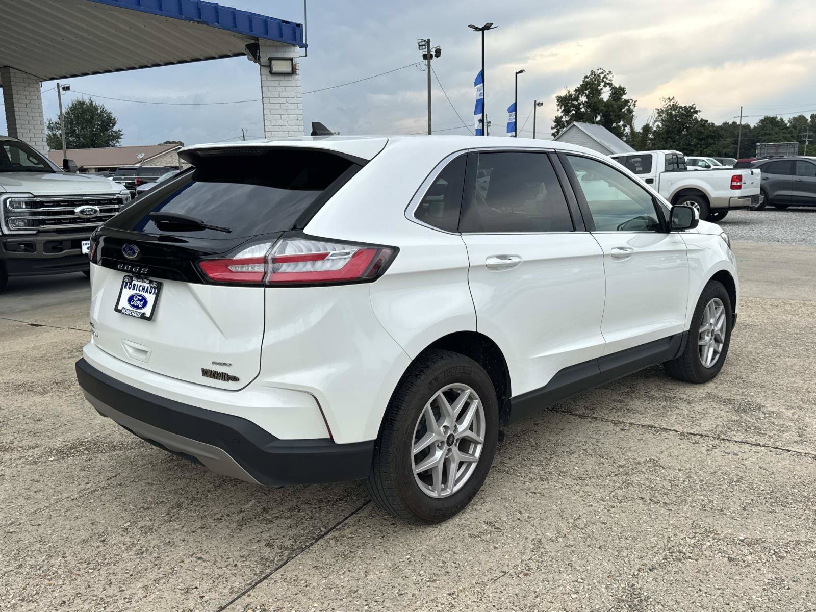 Used 2024 Ford Edge SEL w/ Convenience Package AWD/4WD image 7