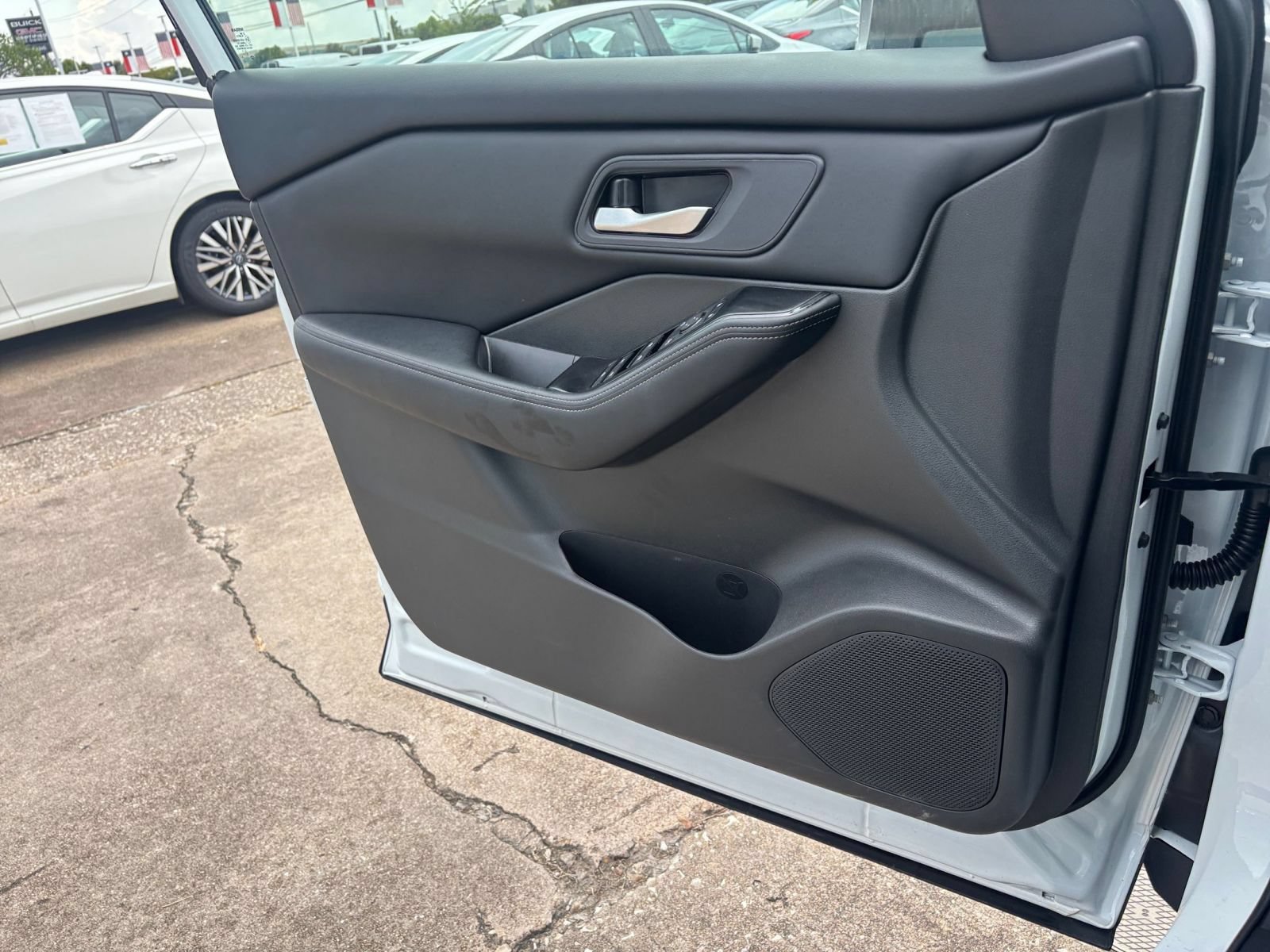 Used 2026 Nissan Rogue SV FWD image 18