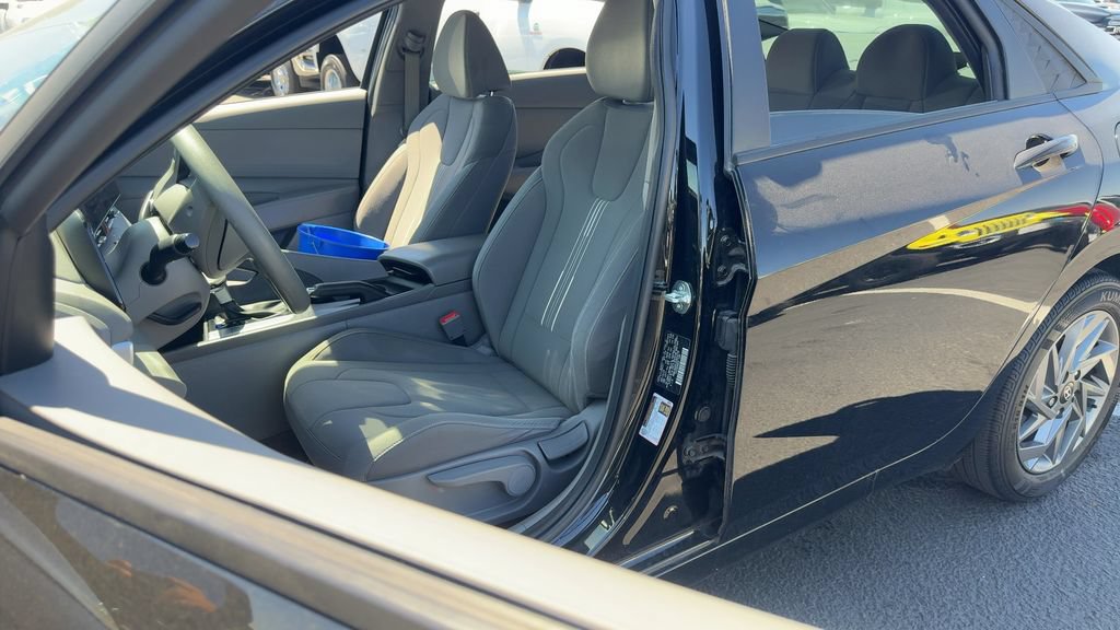 Used 2024 Hyundai Elantra SEL FWD image 11