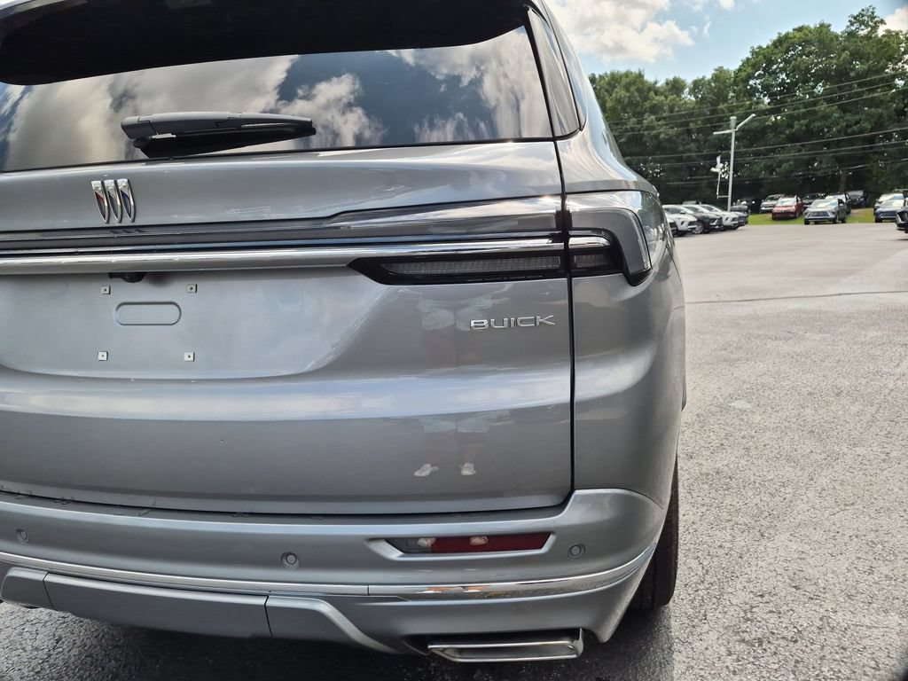 New 2027 Buick Enclave Avenir w/ LPO, Floor Liner Package AWD/4WD image 7