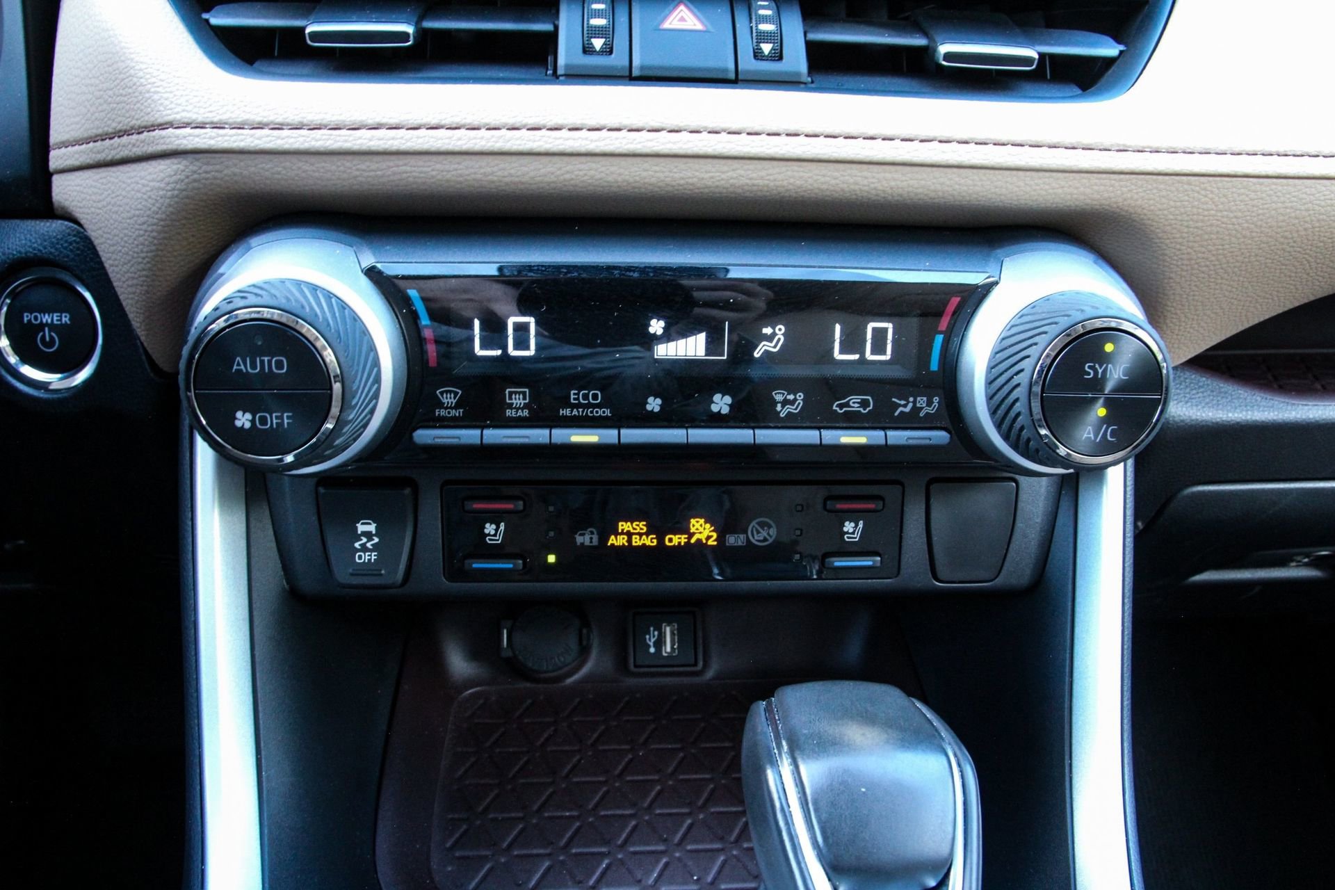 Used 2024 Toyota RAV4 Limited image 24