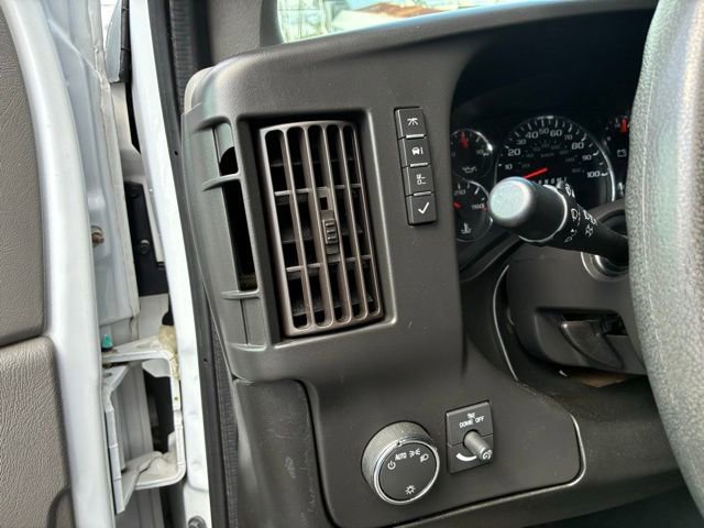 Used 2018 Chevrolet Express 3500 Extended w/ Power Convenience Package RWD image 9