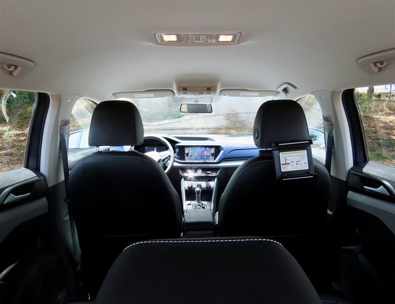 Used 2022 Volkswagen Taos SE FWD image 10