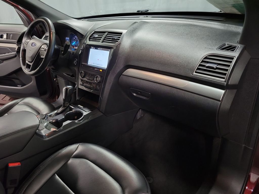 Used 2019 Ford Explorer XLT w/ Equipment Group 202A image 26