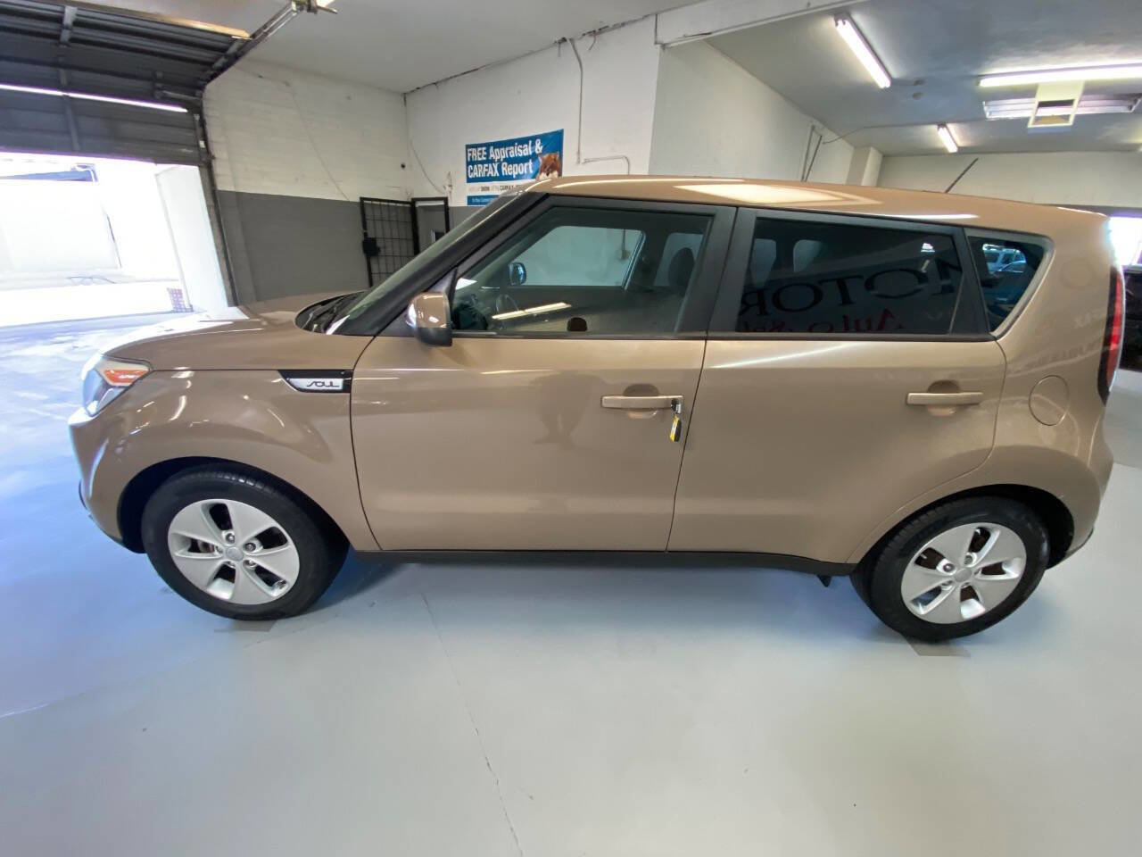Used 2015 Kia Soul Base 4dr Crossover 6A FWD image 23