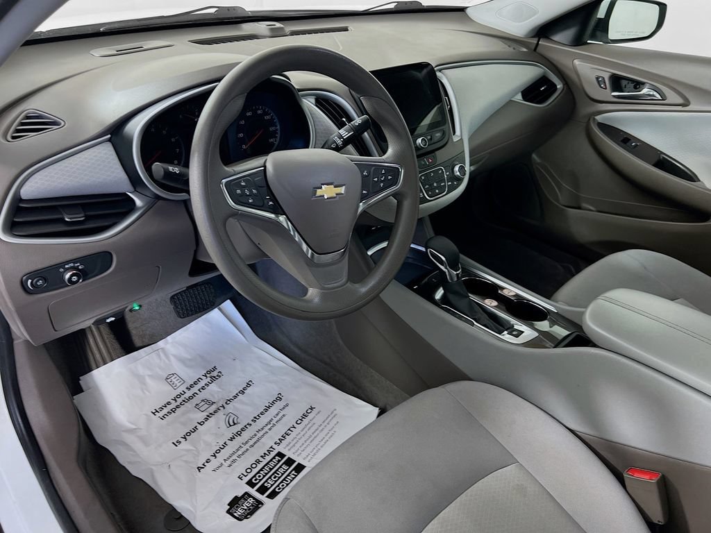 Used 2024 Chevrolet Malibu LT FWD image 9