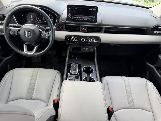Certified 2024 Honda Pilot Touring image 16