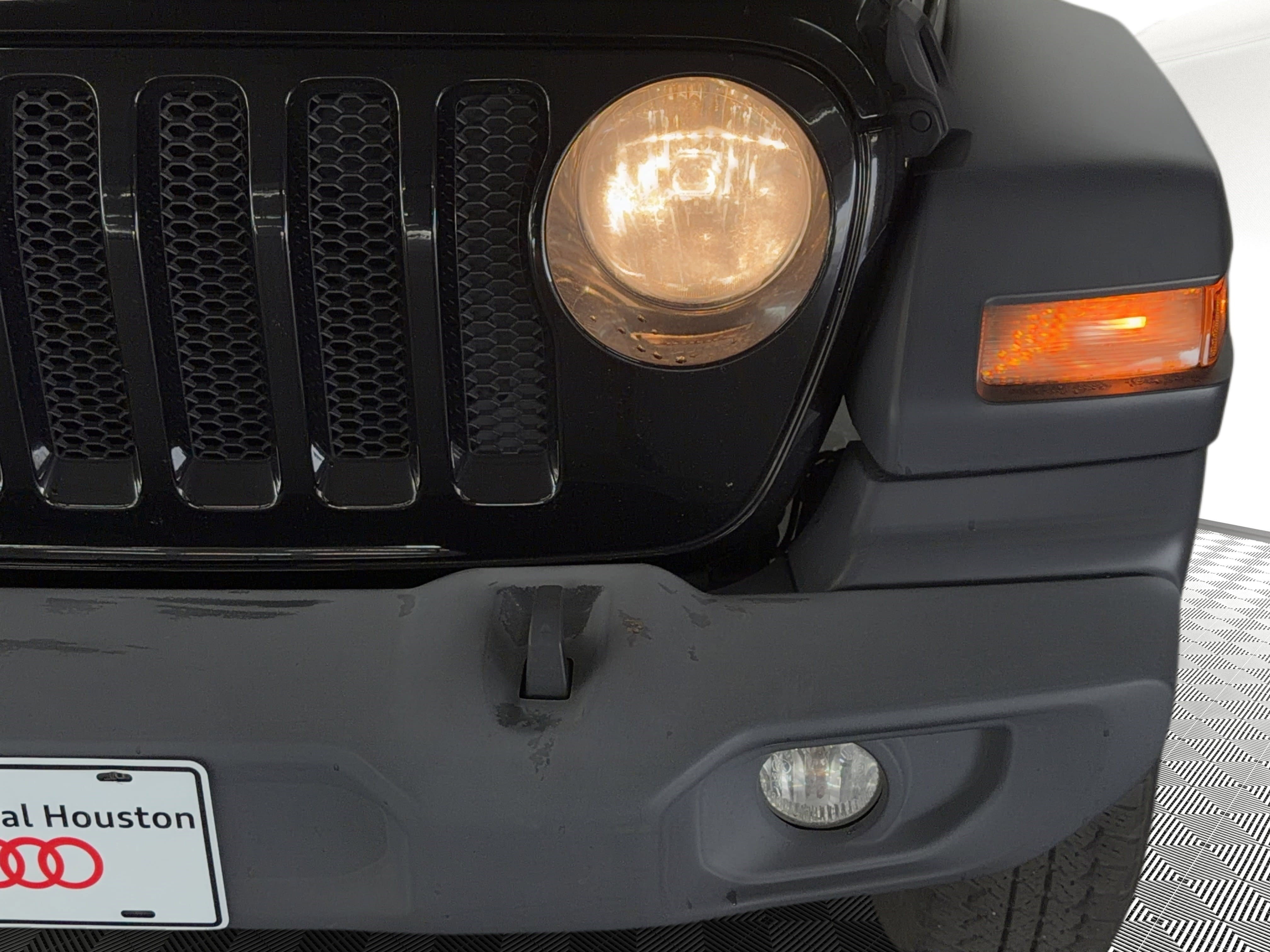 Used 2018 Jeep Wrangler Unlimited Sport S AWD/4WD image 11