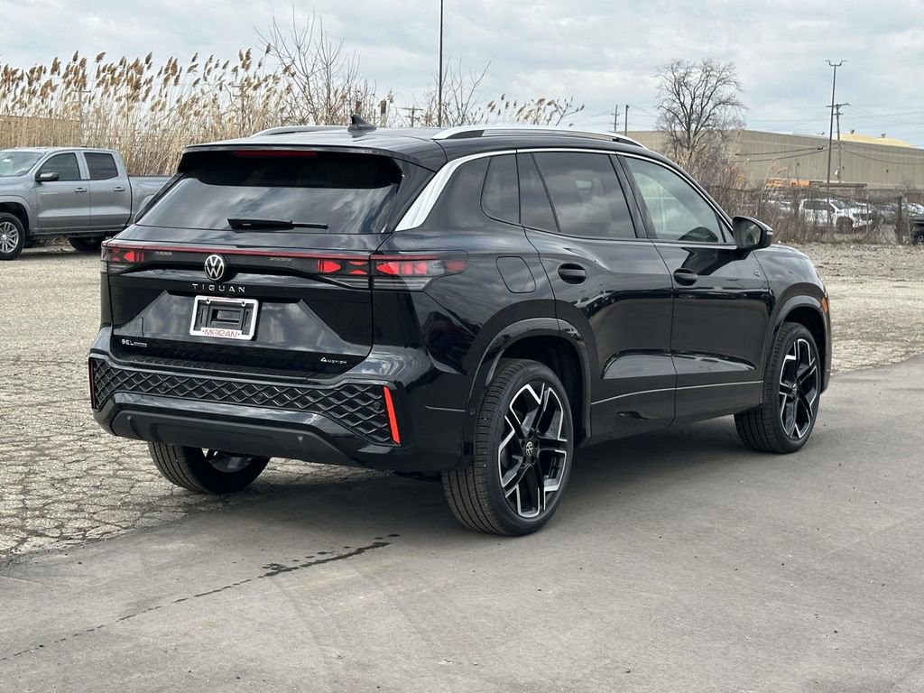 New 2026 Volkswagen Tiguan SEL R-Line AWD/4WD image 4