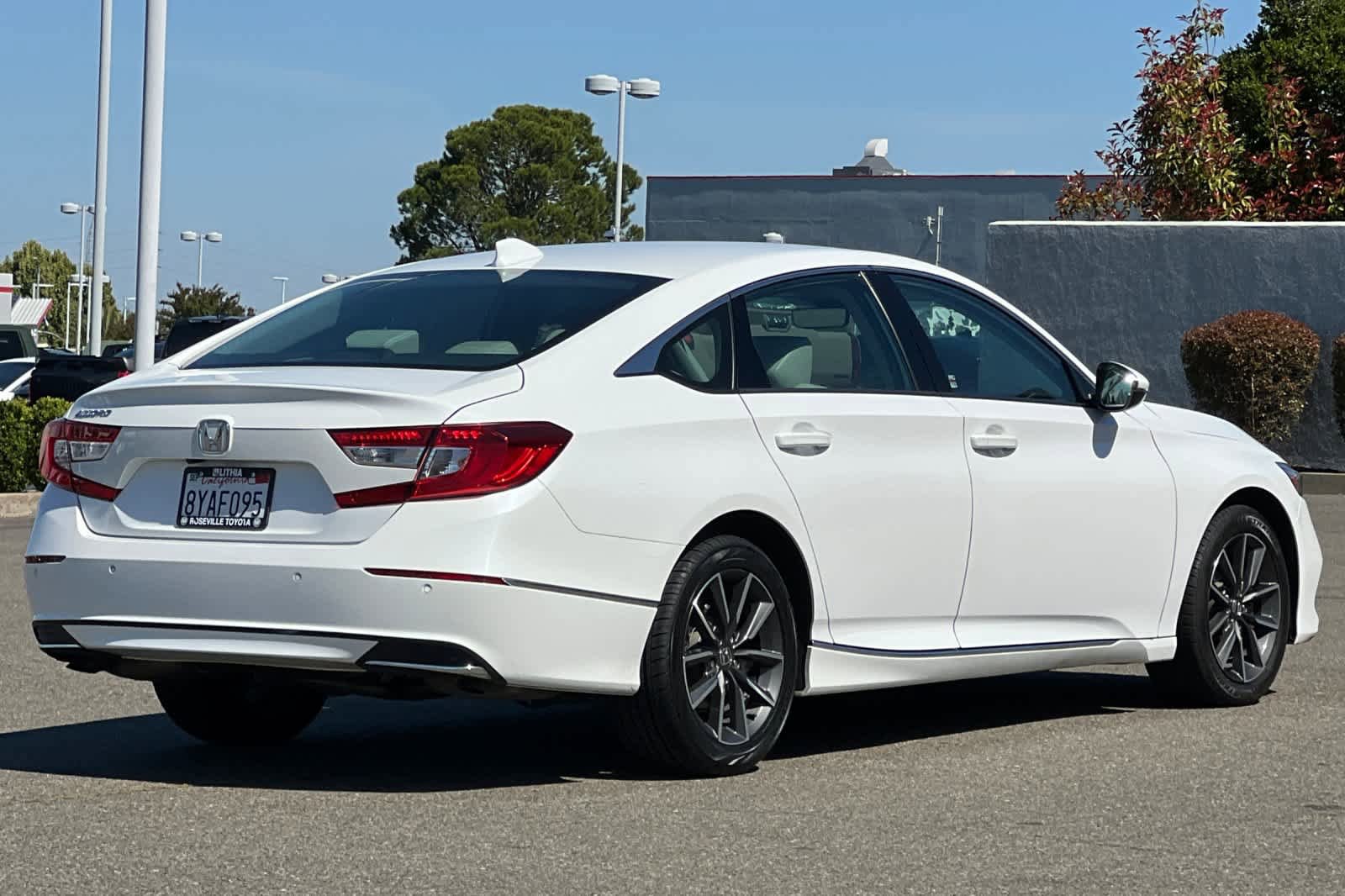 Used 2021 Honda Accord EX-L image 2