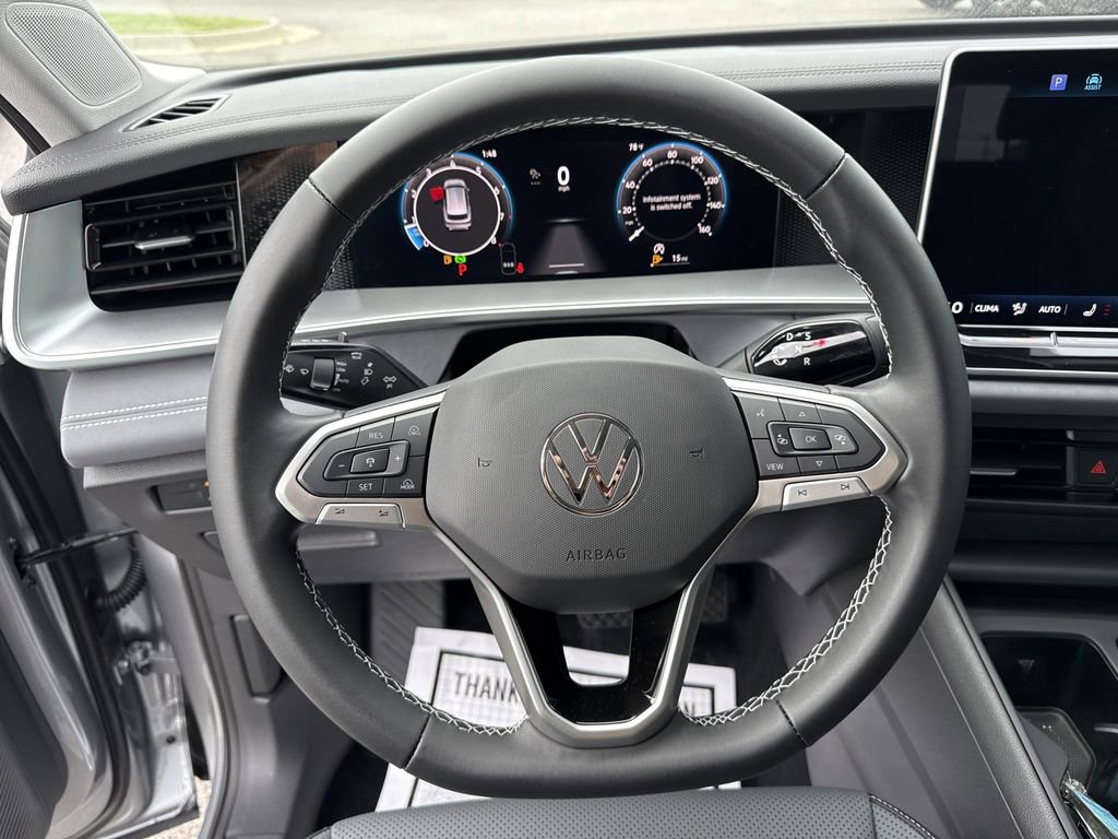 New 2025 Volkswagen Tiguan SE image 27