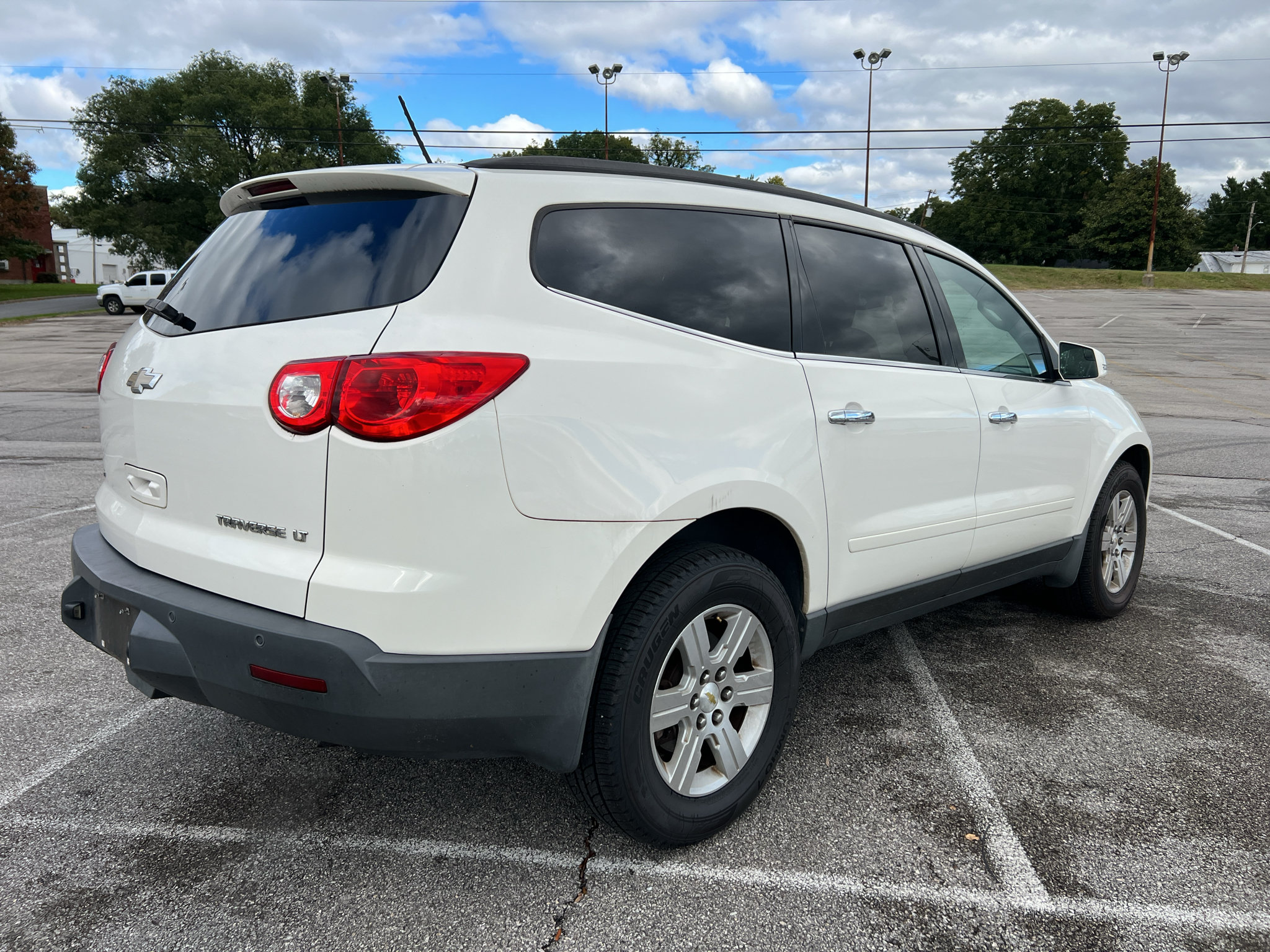 Used 2011 Chevrolet Traverse LT w/ Personal Connectivity Package AWD/4WD image 3