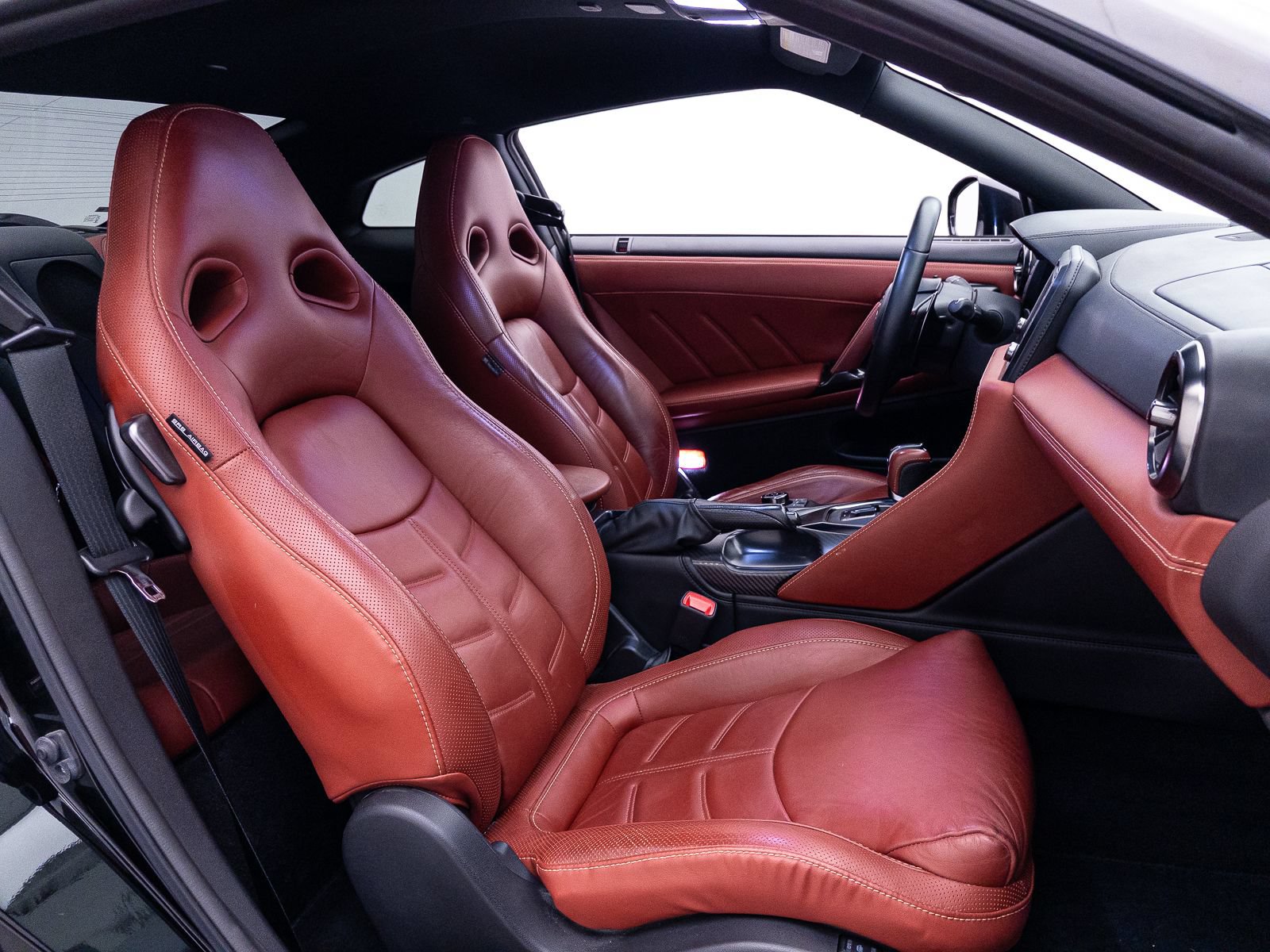 Used 2020 Nissan GT-R Premium w/ Premium Interior Package AWD/4WD image 46
