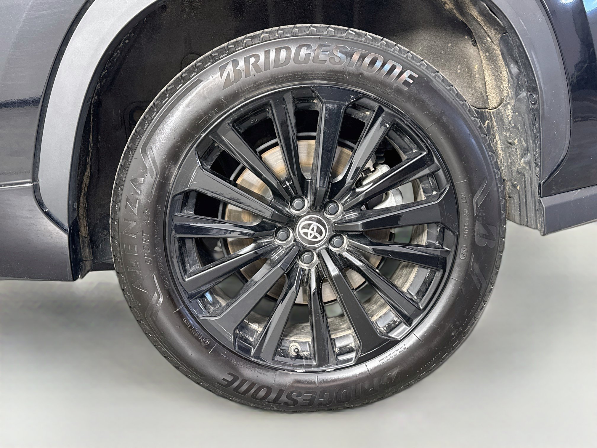 Certified 2025 Toyota Highlander XSE AWD/4WD image 32